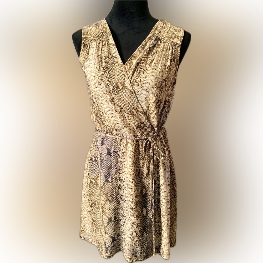 CALVIN KLEIN v-neck wrap flap front shorts jumpsuit in snakeskin print. Size 8